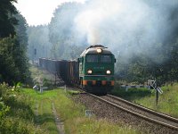 22.08.2012, Stare Juchy, ST44-089 z pociągiem Terespol Pomorski - Sokółka wyjeżdża ze stacji po krzyżowaniu z pociągiem TLK Pojezierze