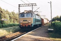 11.06.2003, przystanek Ełk Szyba Wschód. ET22-805 z pociągiem TKPEc 55783 Białystok-Ełk Tow.