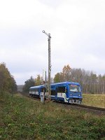 25.10.2007 Stare Juchy - szynobus SA106-008 jako pociąg Olsztyn - Ełk. Ramię semafora podnosi się po raz ostatni.