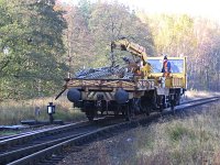 25.10.2007 Stare Juchy wjazd z Wydmin - semafor i tarcza w ostatniej drodze na złom...