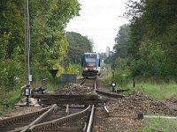 18.09.2011, Stare Juchy, SA133-013 z Ełku do Olsztyna zwalnia na tymczasowym ograniczeniu przed stacją.