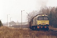 12.11.1999, stacja Stare Juchy. ST44-206 z poc. TNGS 1597 Białystok - Zajączkowo Tczewskie, wyjeżdża po krzyżowaniu z pociągiem osobowym Olsztyn-Ełk