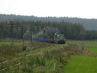15.09.2011, godz. 12:50, między Białą Piską a Drygałami. SM42-594 z pociągiem Pisz-Ełk pokonuje jeszcze nie wyremontowany odcinek odcinka trasy z Pisza do Ełku. W tym miejscu (od km 125,100 do 129,380) obowiązuje ograniczenie prędkości do 30 km/h i trwa wymiana pojedynczych, będących w najgorszym stanie podkładów drewnianych.