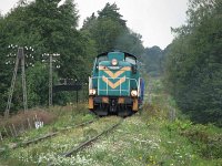 15.09.2011, godz. 13:15, Bajtkowo. SM42-594 z pociągiem Pisz-Ełk wjeżdża na strome wzniesienie przed nieczynną stacją. Odcinek ten (km 140,500-141,700) został wyremontowany w roku 2010 - wymieniono podkłady drewniane na betonowe.