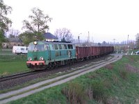 26.04.2007, wieś Siedliska (między Ełkiem a Woszczelami), SU45-112 z drugim w tym roku (pierwszy pojechał tydzień wcześniej) pociągiem Las Suwalski - Elbląg