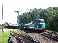 09.07.2007 Stare Juchy, SU46-023 z poc. TNGSc 1599 Białystok - Zajączkowo Tczewskie wyprzedzana przez SU45-191 z pociągiem pospiesznym 